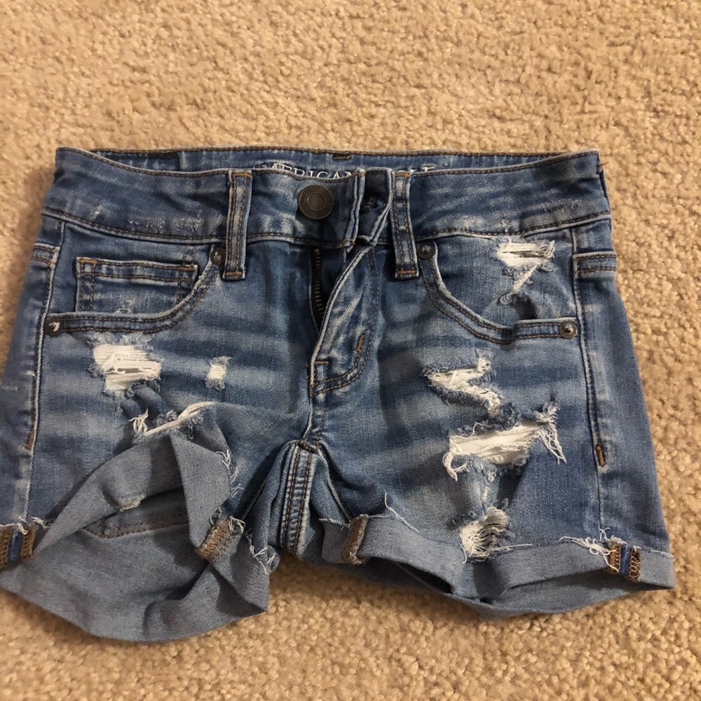 american eagle ripped light washed jean shorts